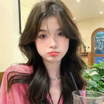 加油站的女孩