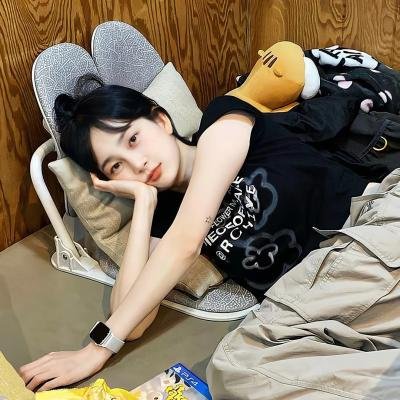 蒙面纱的男子